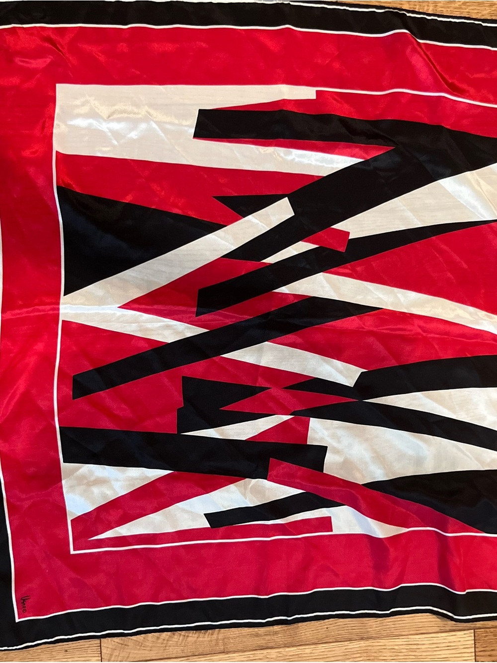Usra signed square scarf